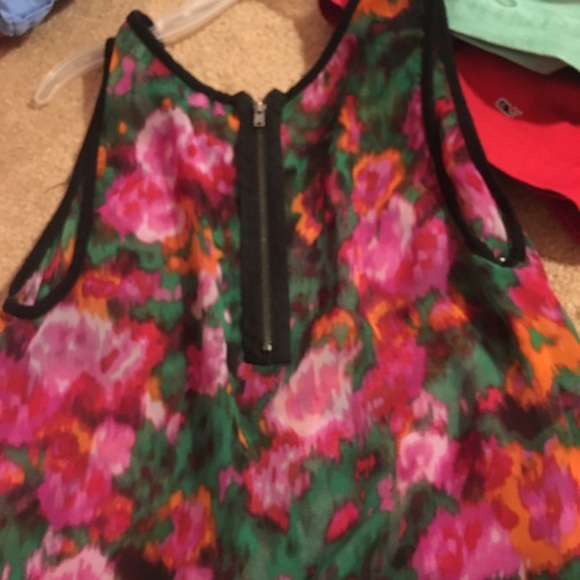 Floral tank top - Picture 2 of 3